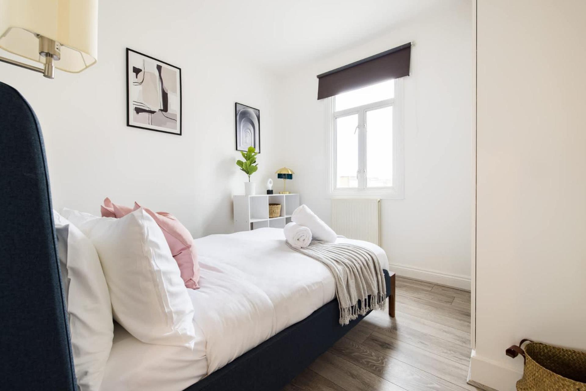 Lovely 1 Bedroom Flat - Shepherds Bush * Londra