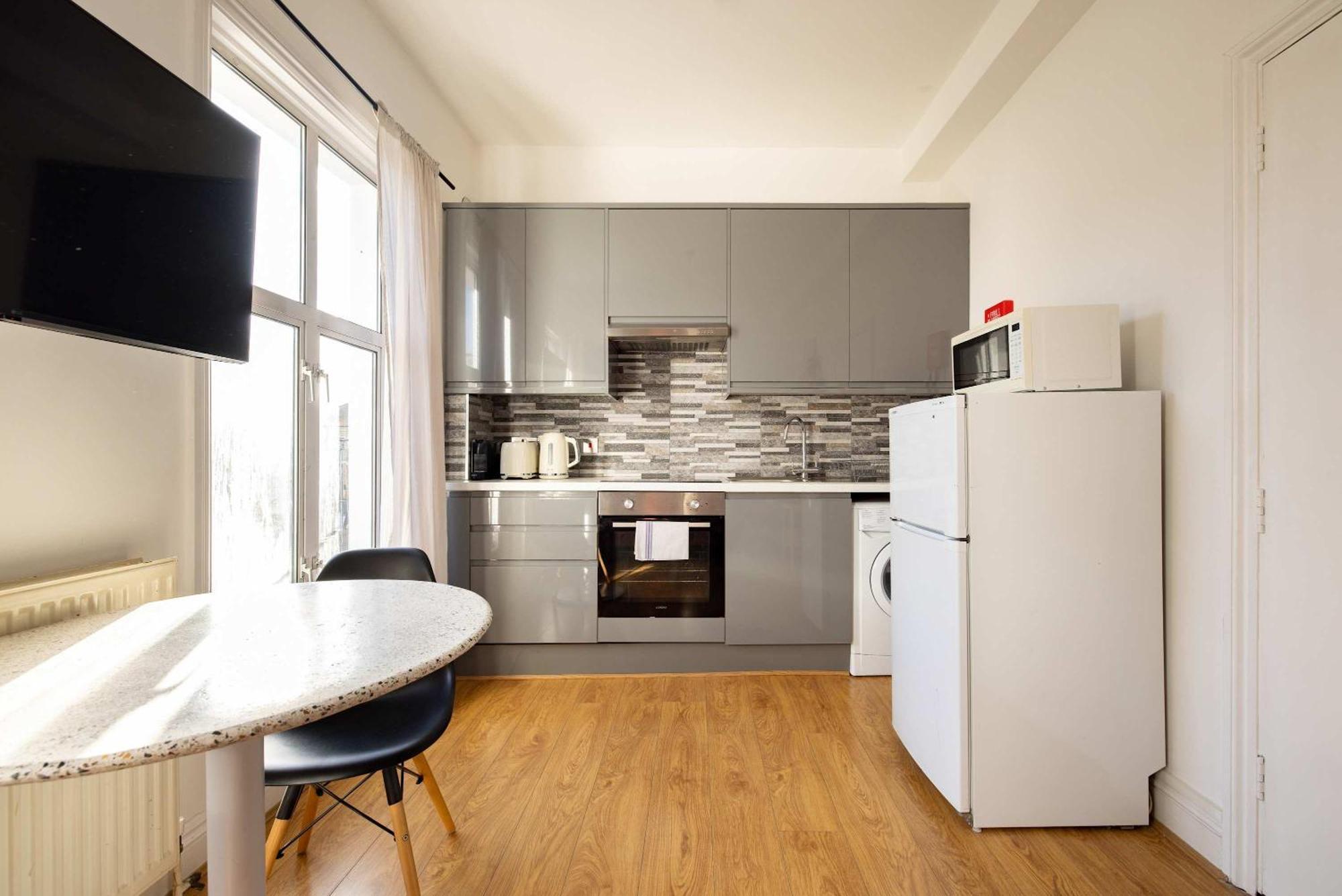 Lovely 1 Bedroom Flat - Shepherds Bush *